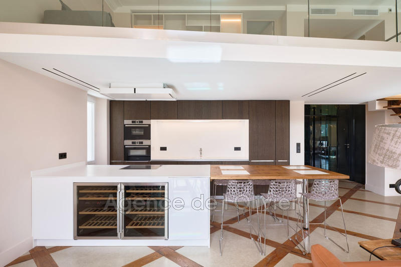 Appartement - 150 m² - 4 pièces