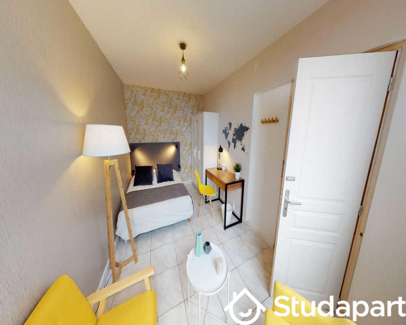 Chambre - 70 m² - 1 pièce