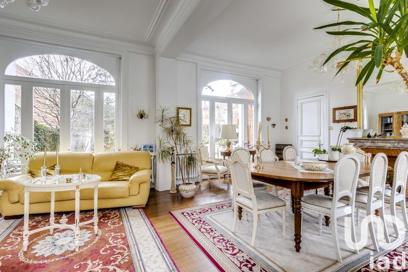 Maison - 250 m² - 5 pièces