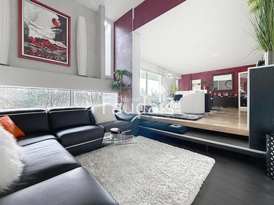 Maison - 275 m² - 9 pièces