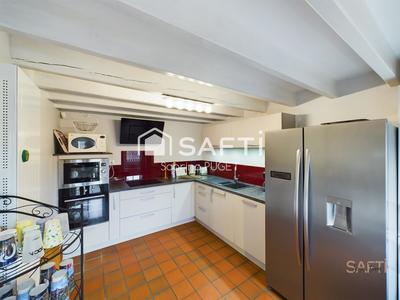 Maison - 144 m² - 8 pièces