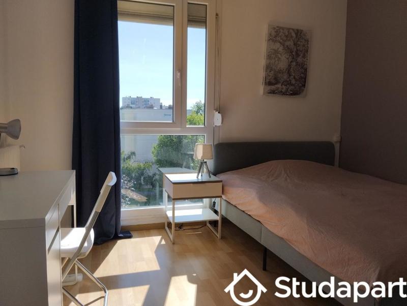 Chambre - 14 m² - 1 pièce