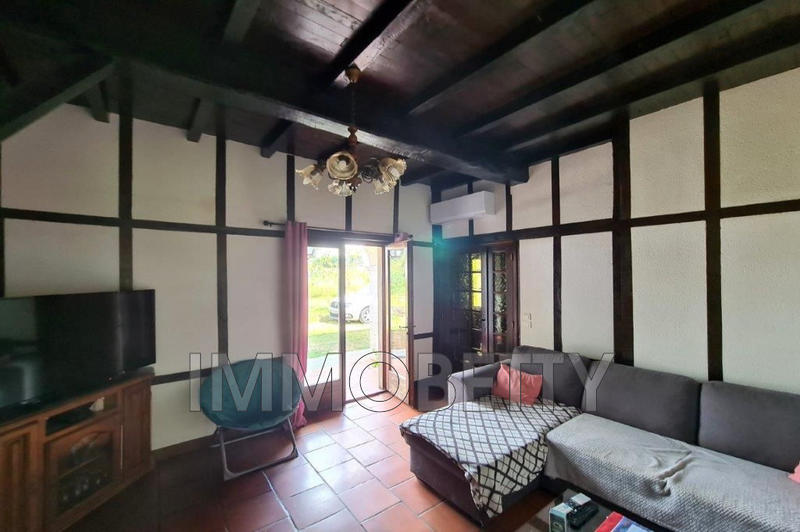 Maison - 225 m² - 8 pièces