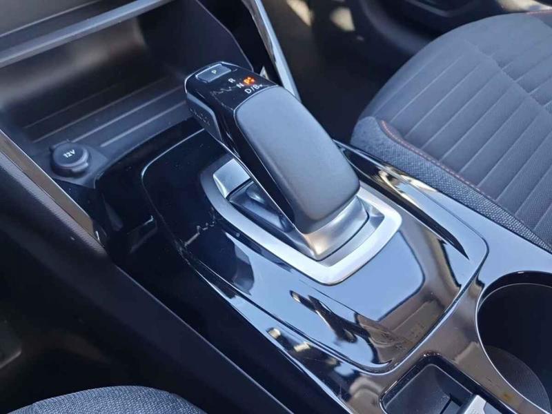 Peugeot 208 e-208 136 cv Active