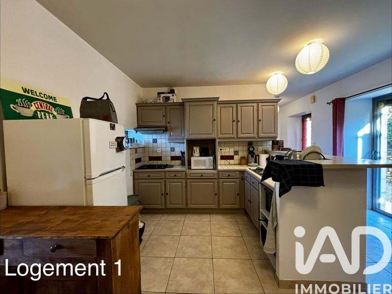 Maison - 230 m² - 11 pièces