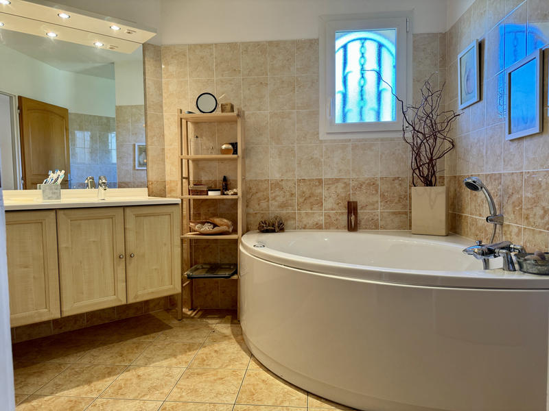 Maison - 200 m² - 6 pièces