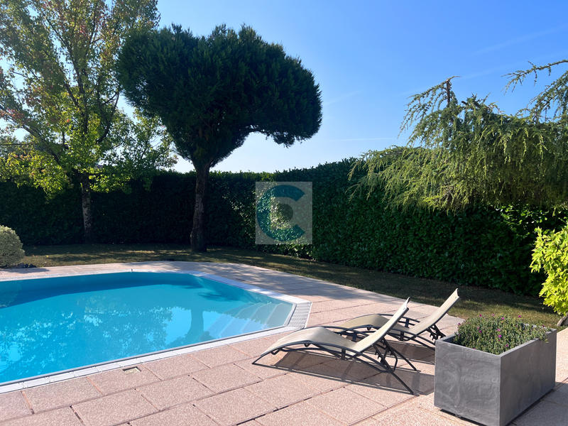 Maison - 137 m² - 5 pièces