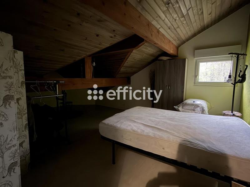 Maison - 235 m² - 6 pièces