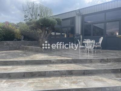 Maison - 550 m² - 5 pièces