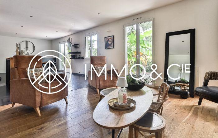 Maison - 215 m² - 5 pièces