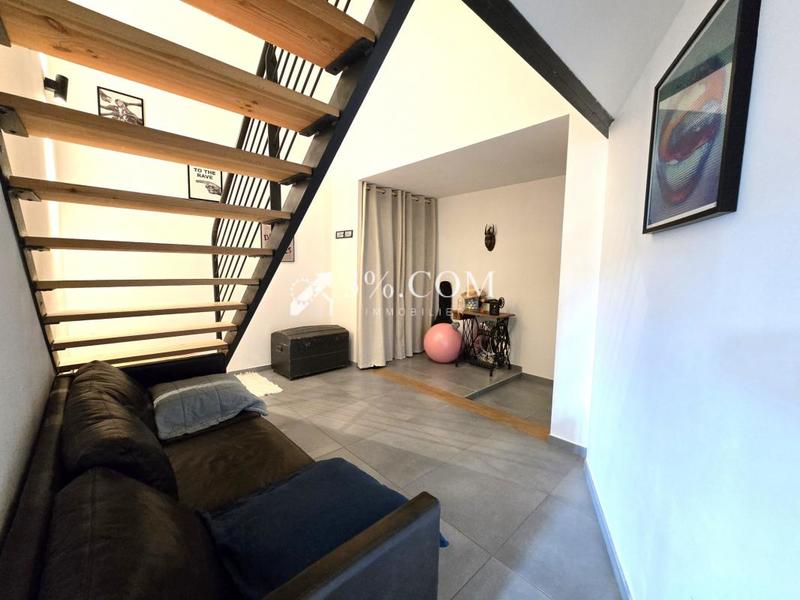 Loft - 144 m² - 5 pièces