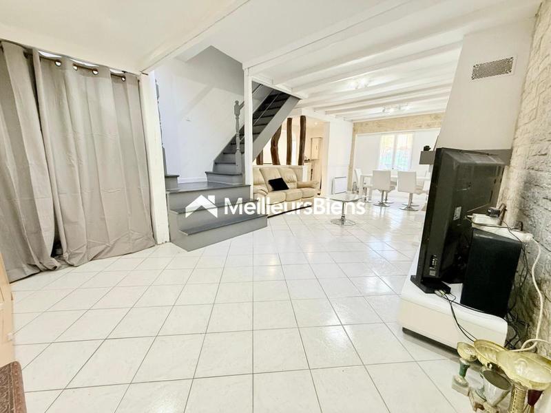 Maison - 93 m² - 5 pièces