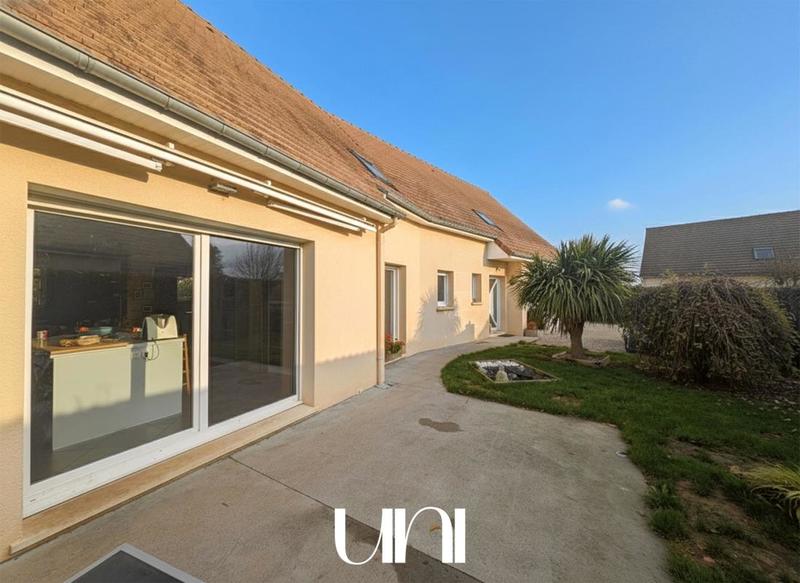 Maison - 220 m² - 10 pièces