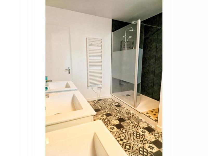 Maison - 180 m² - 10 pièces