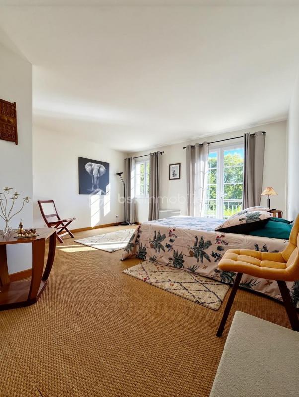 Villa - 433 m² - 12 pièces