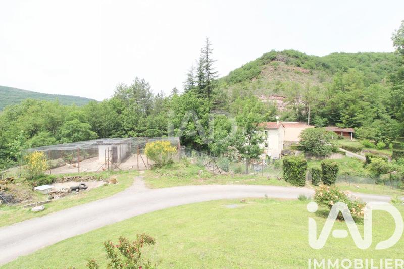 Maison - 275 m² - 6 pièces