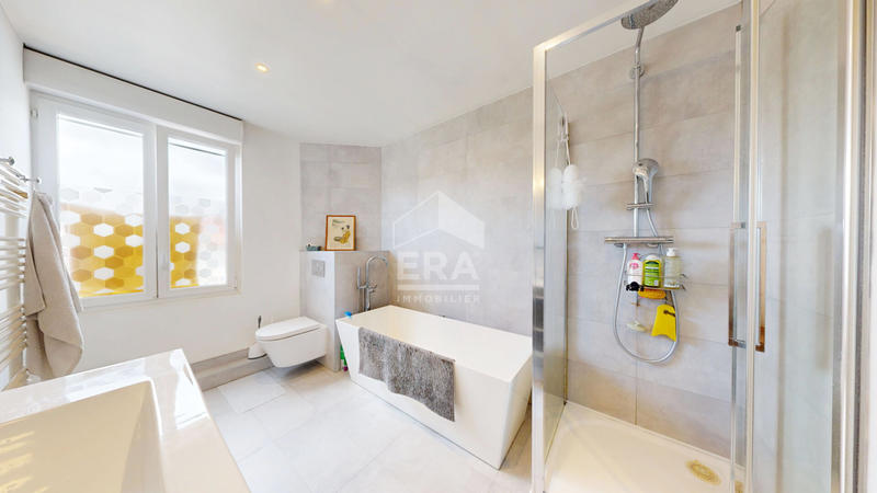 Appartement - 90 m² - 4 pièces