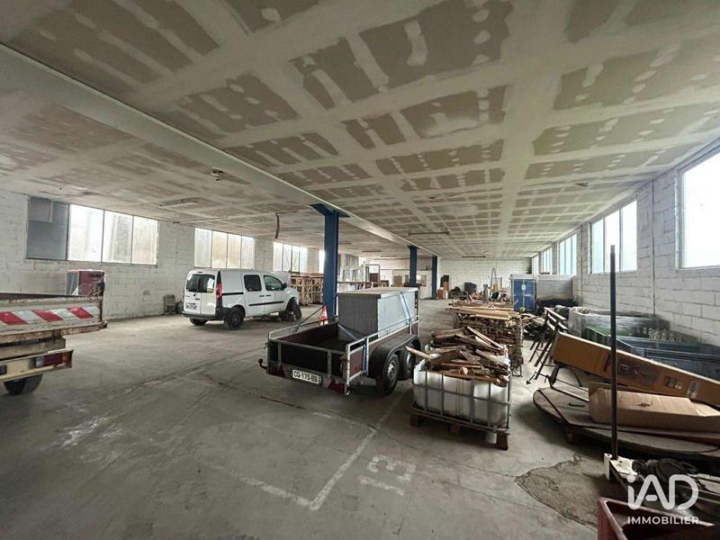 Local commercial - 3 300 m²