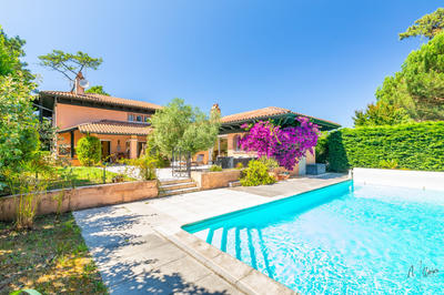 Maison - 219 m² - 5 pièces