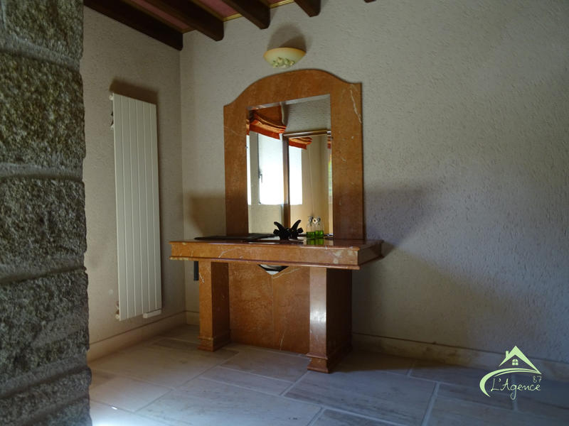 Maison traditionnelle - 445 m² - 10 pièces