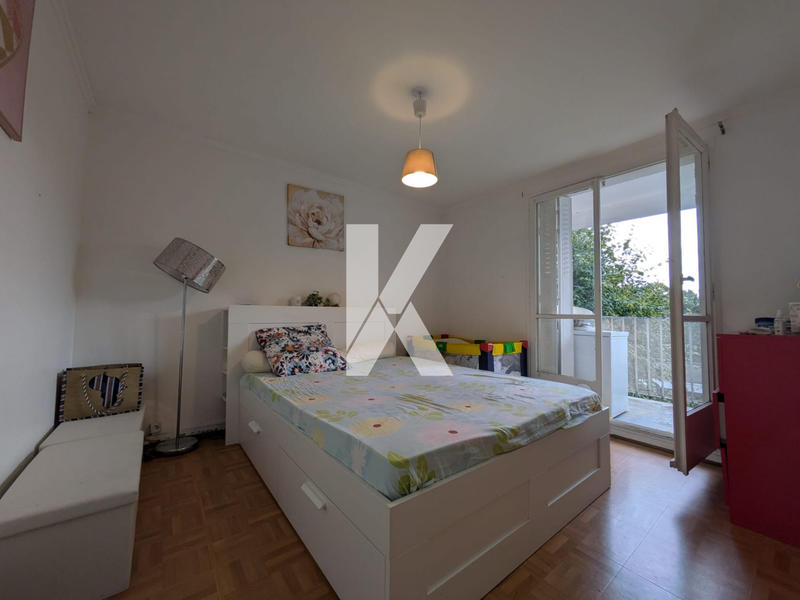 Appartement - 94 m² - 5 pièces