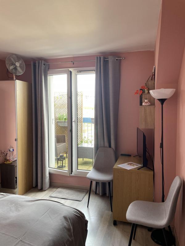 Chambre - 90 m² - 3 pièces