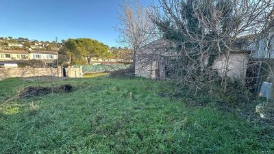 Terrain constructible - 967 m²