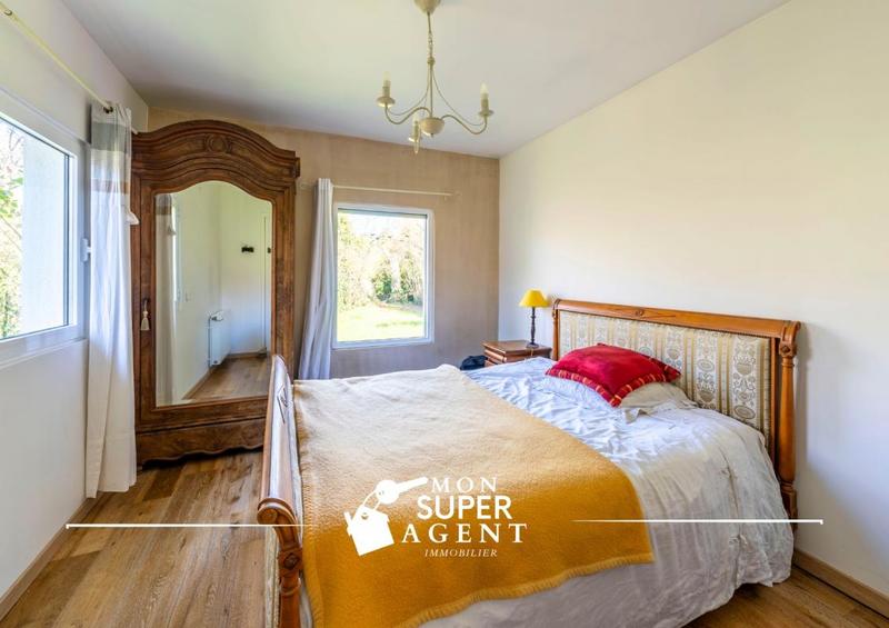 Maison - 202 m² - 7 pièces