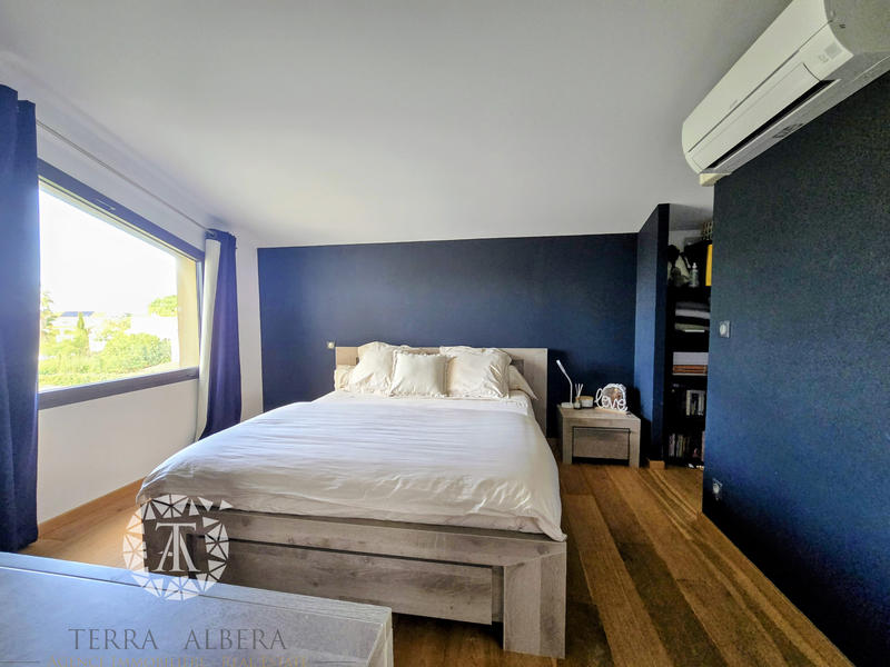 Villa - 209 m² - 7 pièces