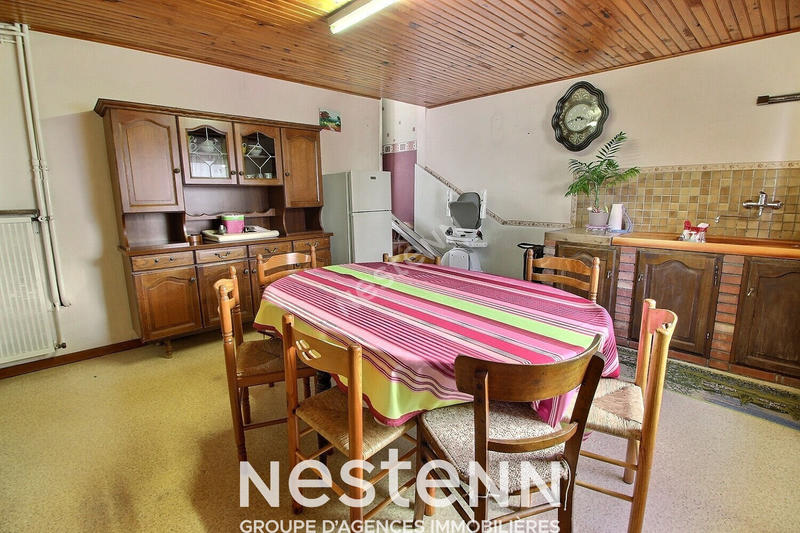 Maison - 176 m² - 9 pièces