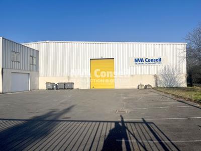 Entrepôt - 1 856 m²