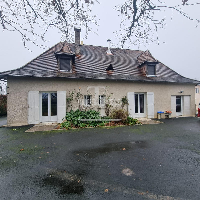 Maison - 159 m² - 8 pièces