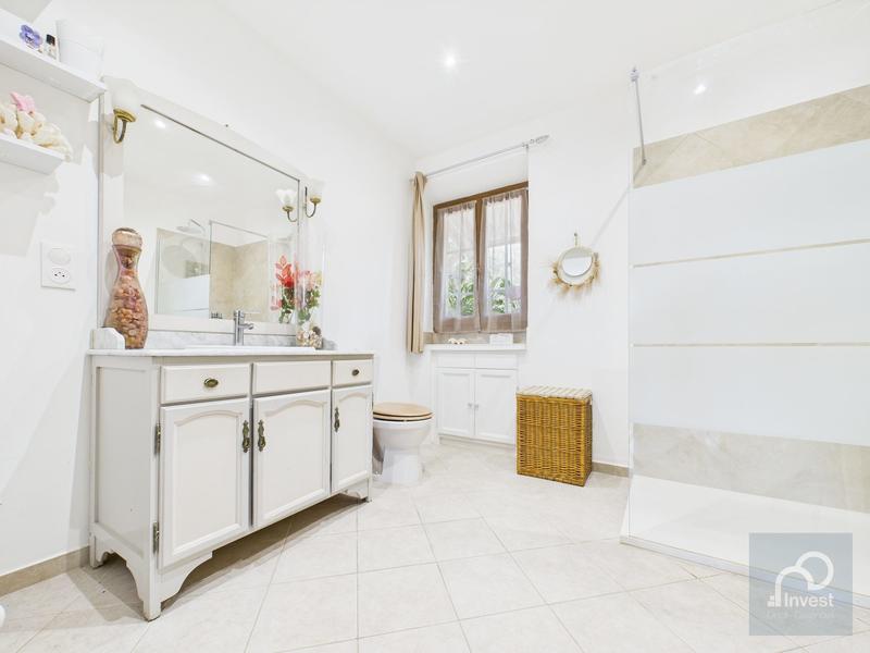 Maison traditionnelle - 105 m² - 5 pièces