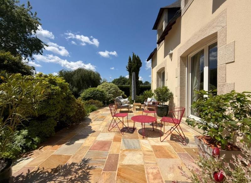 Maison - 254 m² - 12 pièces