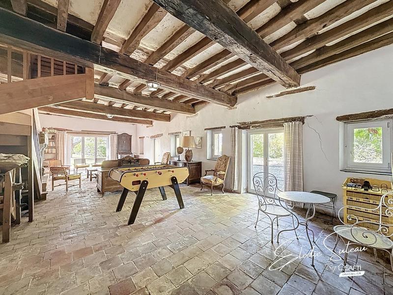 Maison - 270 m² - 10 pièces