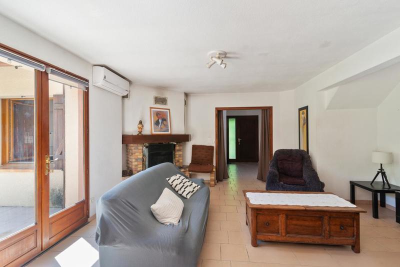 Maison - 170 m² - 9 pièces