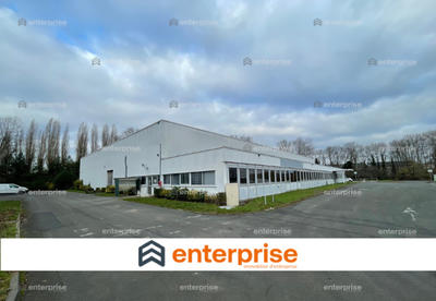 Entrepôt - 1 900 m²