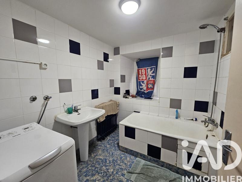 Maison - 242 m² - 7 pièces