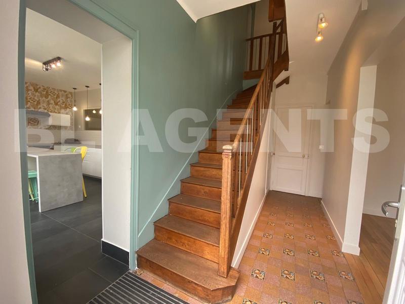 Maison de ville - 262 m² - 9 pièces