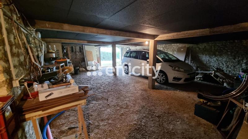 Maison - 205 m² - 8 pièces