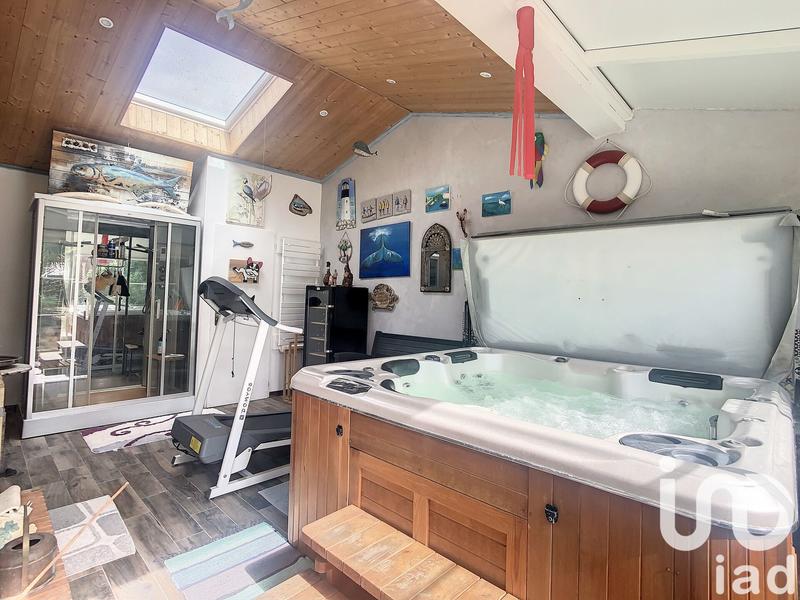 Maison - 211 m² - 7 pièces