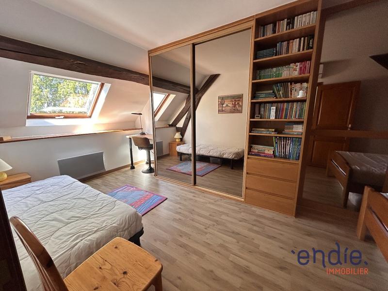 Maison - 187 m² - 10 pièces