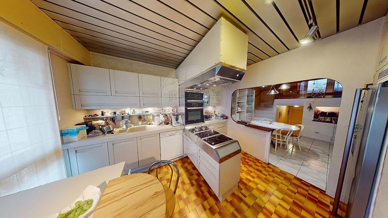 Maison - 140 m² - 6 pièces