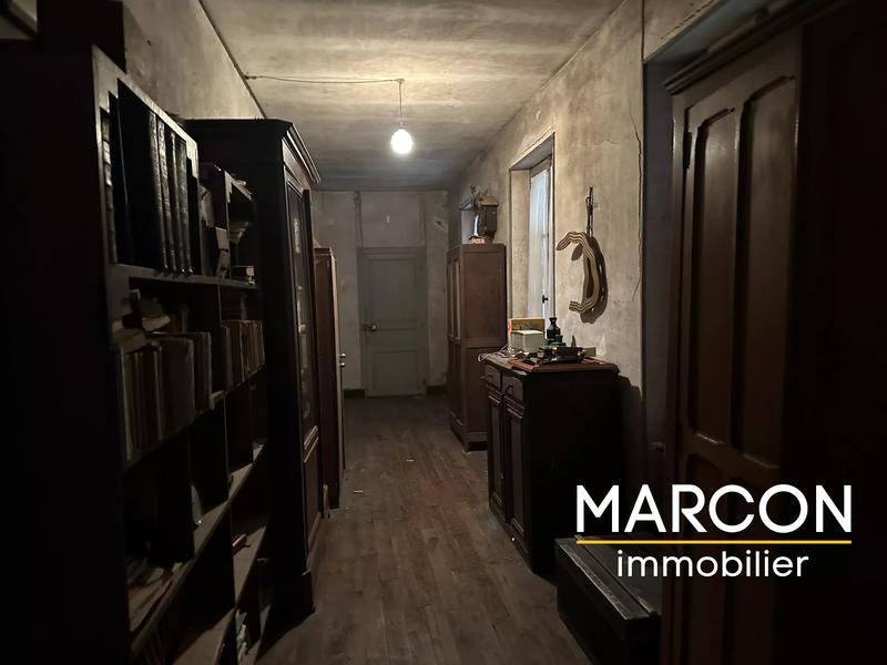 Maison - 302 m² - 15 pièces