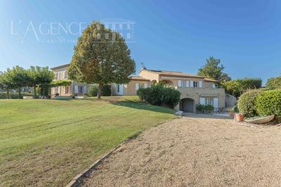 Maison - 326 m² - 7 pièces