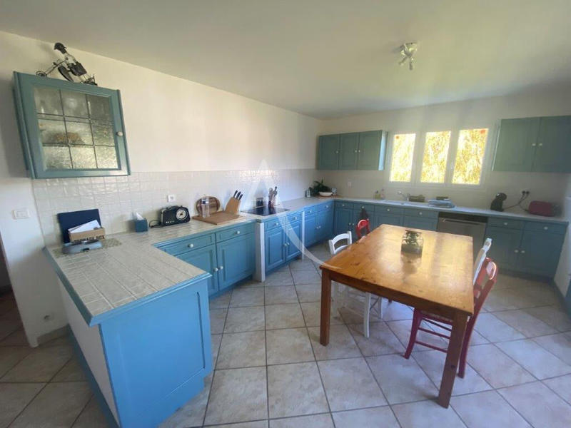 Maison - 223 m² - 8 pièces