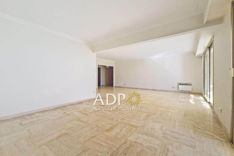 Appartement - 94 m² - 4 pièces