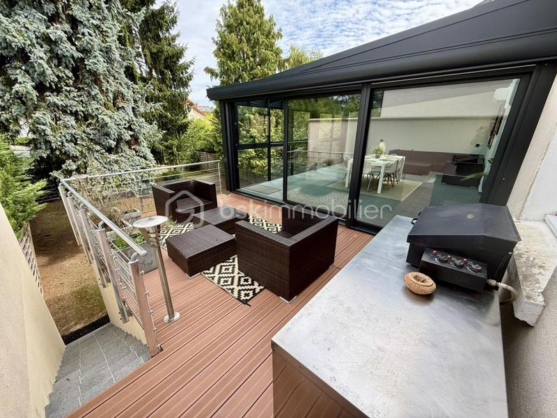 Demeure - 268 m² - 8 pièces