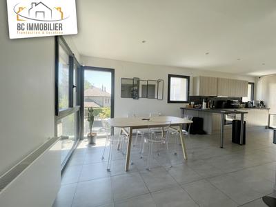 Duplex - 90 m² - 5 pièces