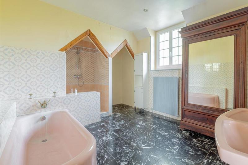 Maison - 353 m² - 9 pièces